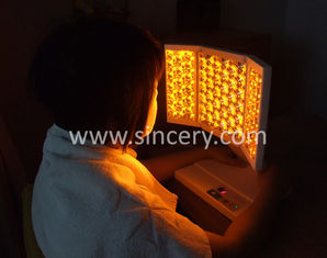 เครื่องส่องไฟ LED แบบพกพาพร้อมไฟแดง / น้ำเงิน / เหลืองสำหรับการรักษาใบหน้า