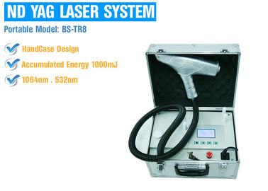 การกำจัดเม็ดสี Pico Laser Machine Q สลับ ND YAG เครื่องเลเซอร์การเคลื่อนที่สูงสำหรับการพกพาง่าย